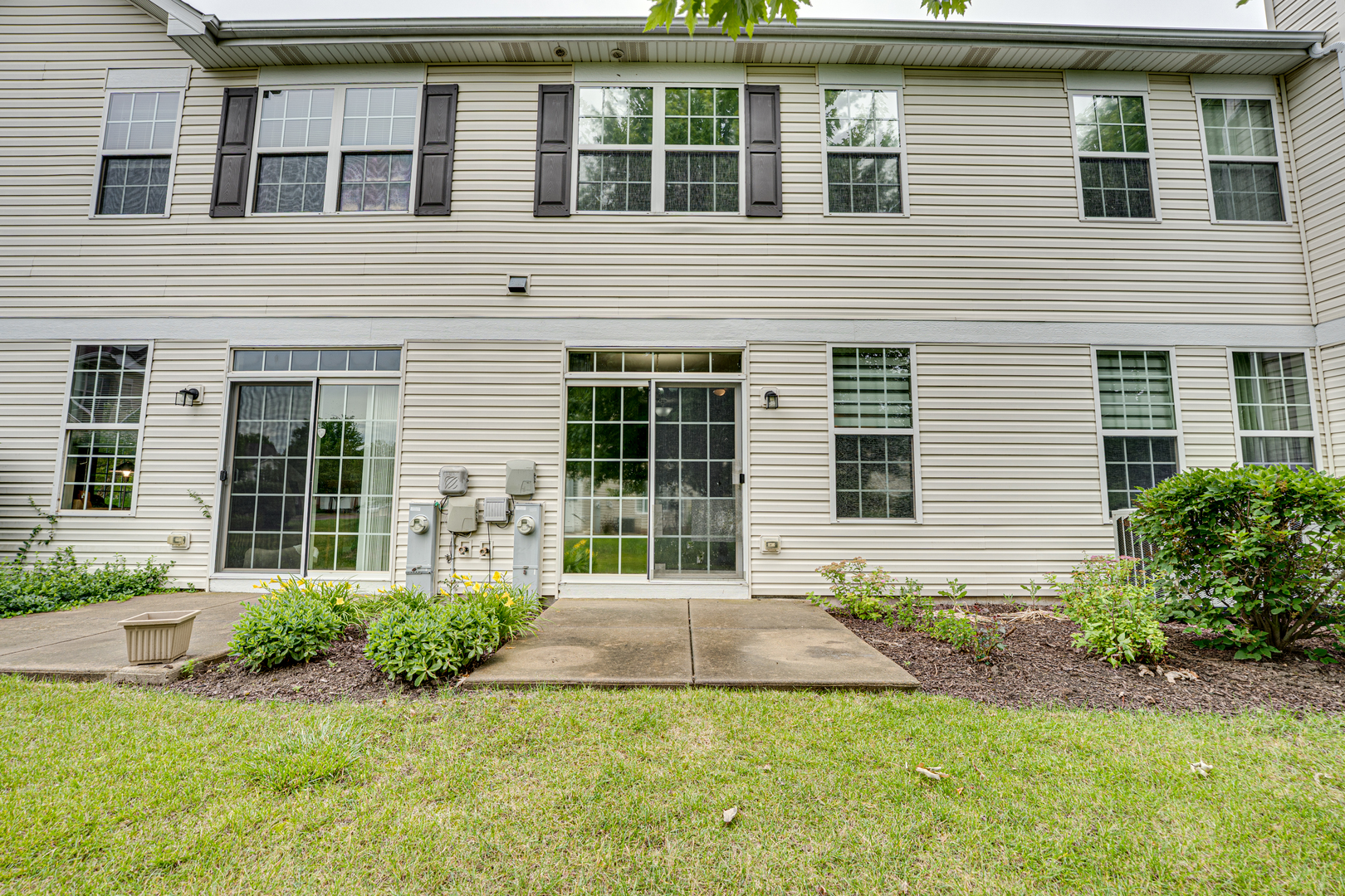 3904 Preston Drive Yorkville, IL 60560 - Photo 24 of 25 a house view with a garden space