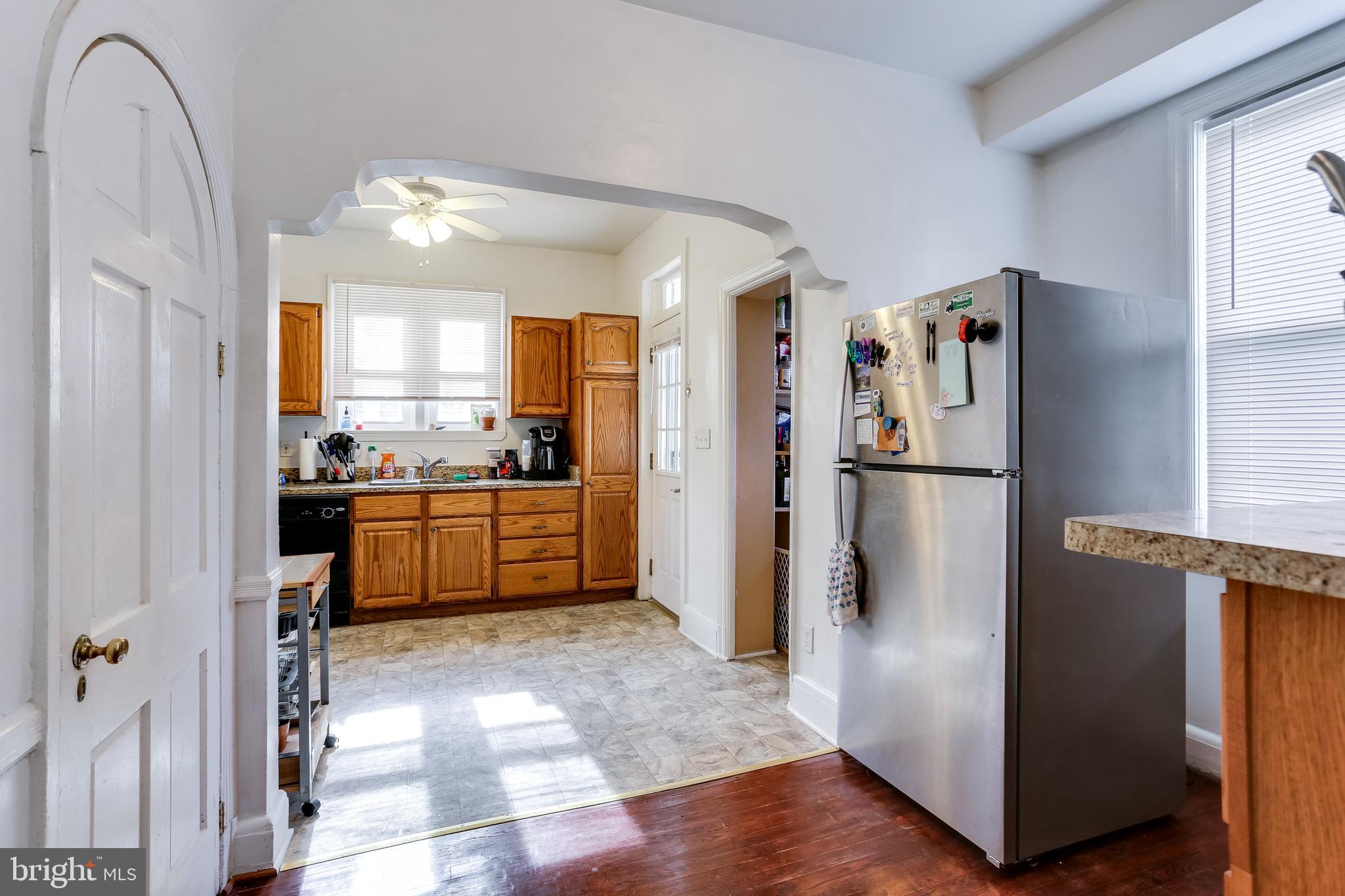 3713 Barrington Road Baltimore, MD 21215 - Photo 14 of 39 KITCHEN