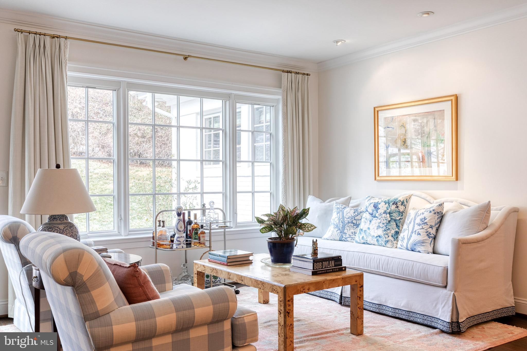 1808 Circle Road Baltimore, MD 21204 - Photo 6 of 64 a living room with furniture and a large window