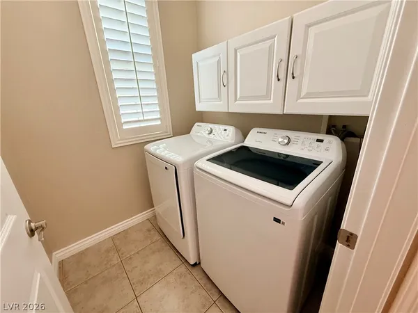 $2,200 | 9855 Shadow Grove Avenue, Las Vegas, NV 89148