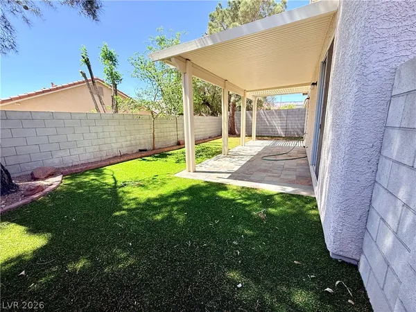 $2,200 | 9855 Shadow Grove Avenue, Las Vegas, NV 89148