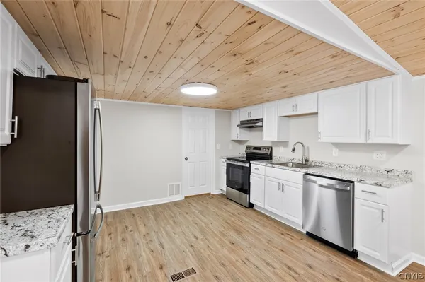 $219,900 | 808 McClanathan Avenue, Vienna, NY 13308