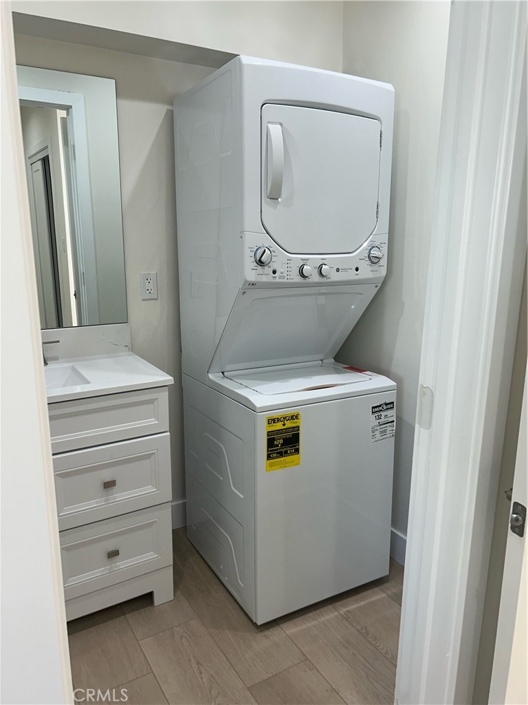 212 South Reeves Drive, Unit 4 Beverly Hills, CA 90212 - Photo 8 of 10