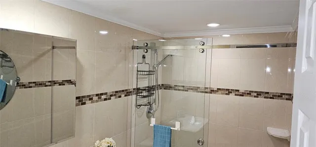 a view of entryway with seating area