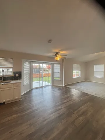 $379,900 | 6981 Paradise Circle, Plainfield, IL 60586