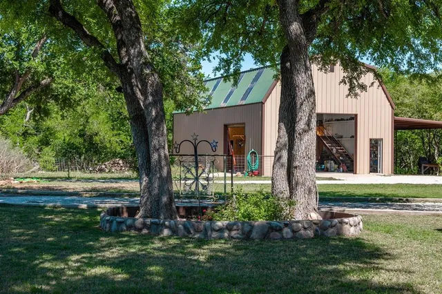 $650,000 | 8950 Cr 215 Brownwood Tx 76801, Brownwood, TX 76801