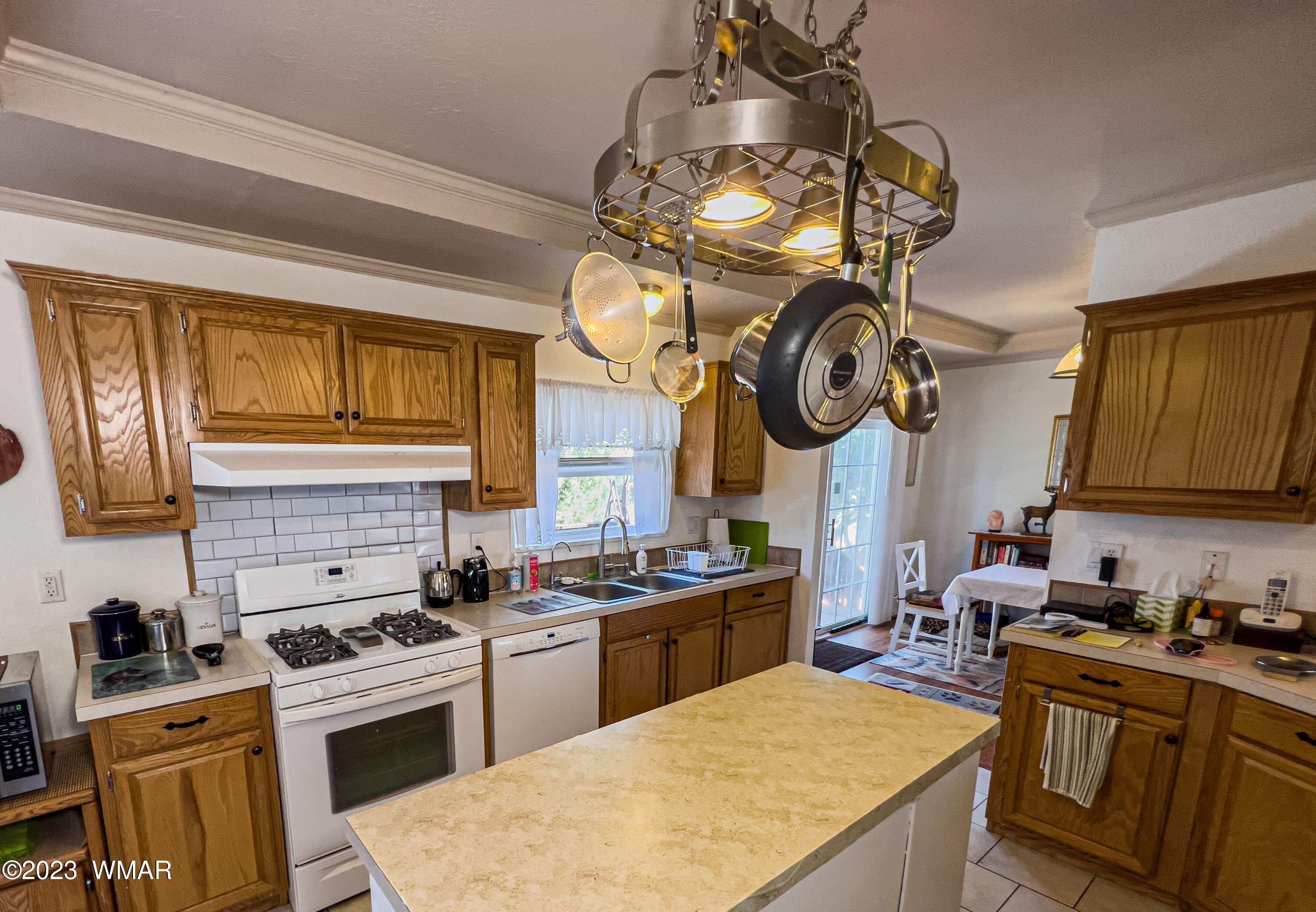 2096 Cs Ranch Road Show Low, AZ 85901 - Photo 8 of 27 Gallery Image 8