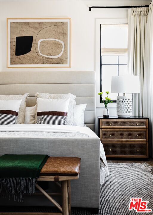 4314 Ocean Drive Manhattan Beach, CA 90266 - Photo 31 of 46 a bedroom with a bed and a window