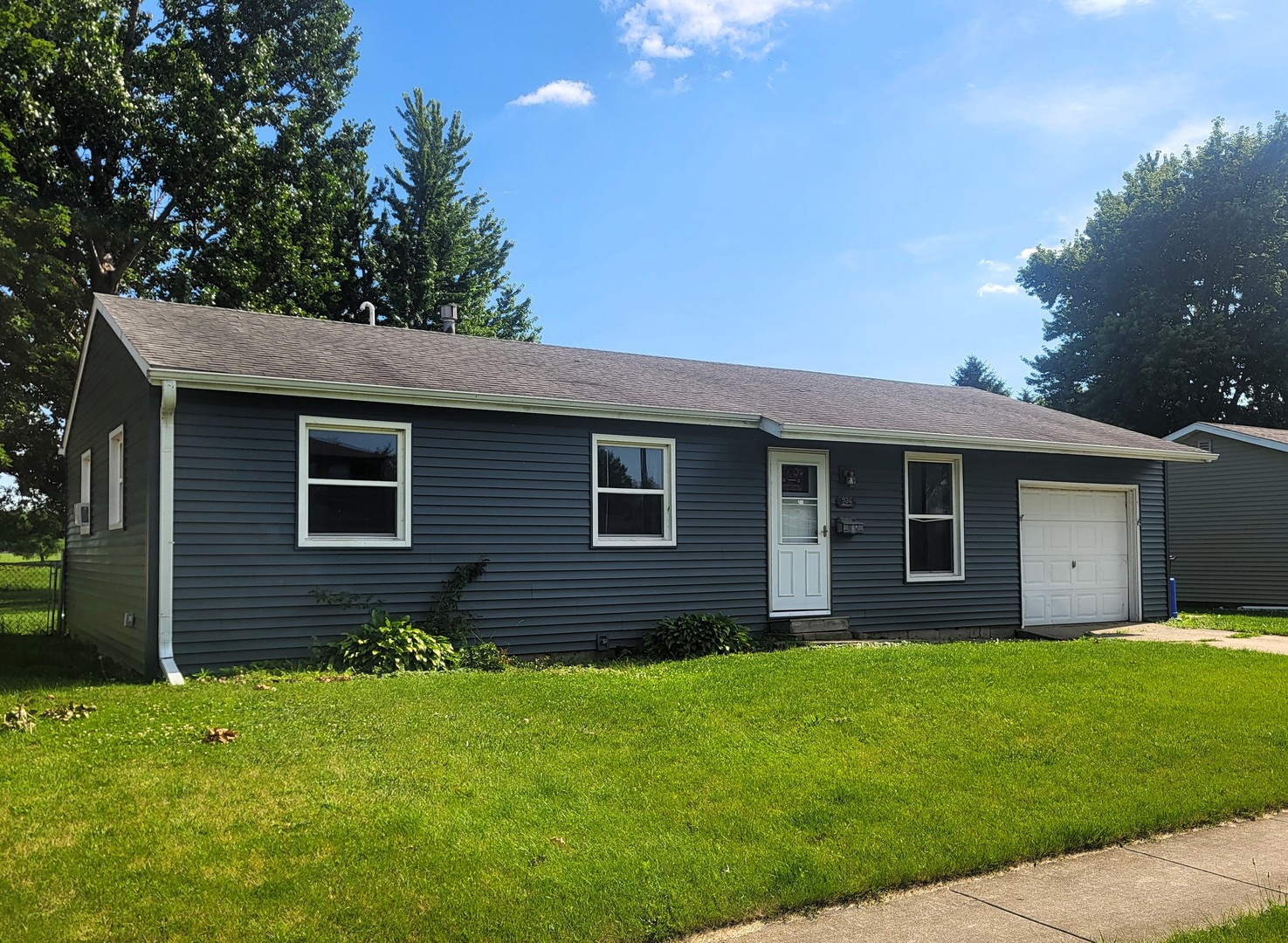 936 Avenue East Rochelle, IL 61068 - Photo 1 of 12 Gallery Image 1
