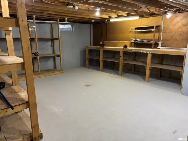 $275,000 | 1208 5th Street, Pawnee, IL 62558