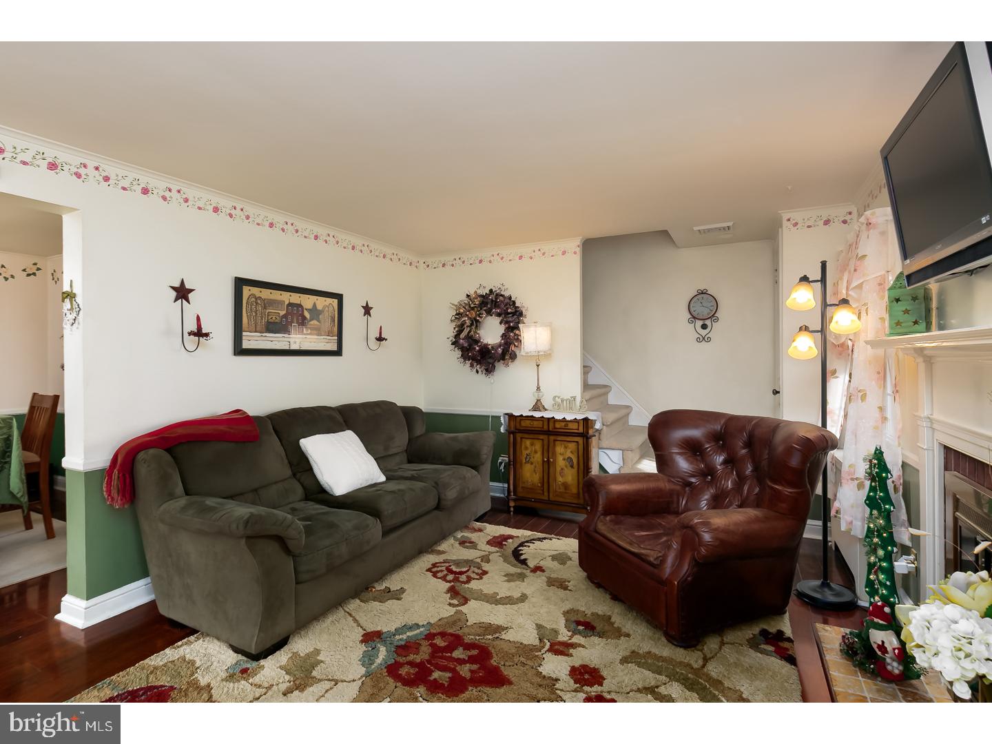 710 Filbert Street Palmyra, NJ 08065 - Photo 7 of 23 Living Room
