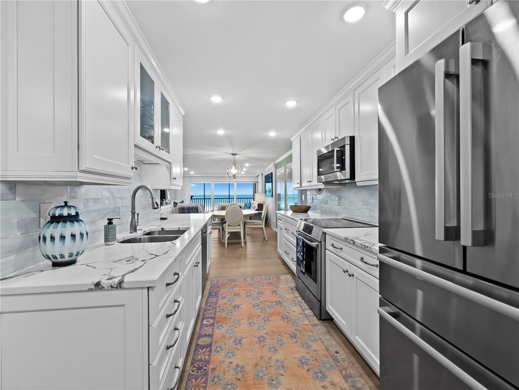 420 Beach Road, Unit 502 Sarasota, FL 34242 - Photo 10 of 34