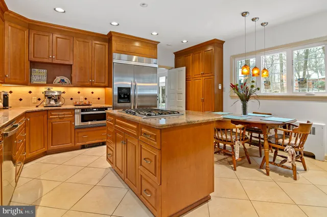 $1,224,900 | 7 Caveswood Lane, Owings Mills, MD 21117