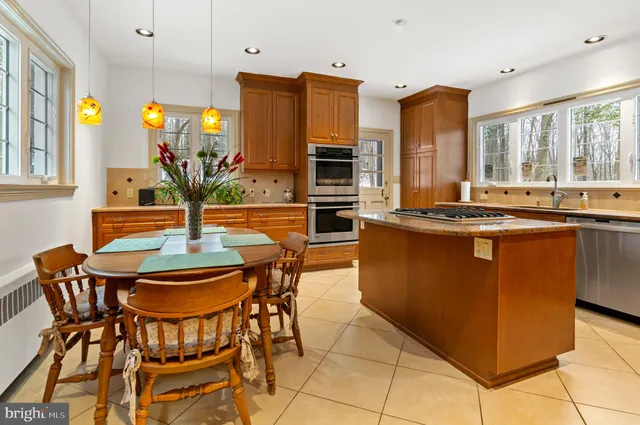 $1,224,900 | 7 Caveswood Lane, Owings Mills, MD 21117