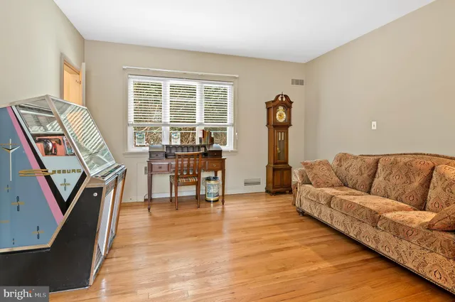 $1,224,900 | 7 Caveswood Lane, Owings Mills, MD 21117