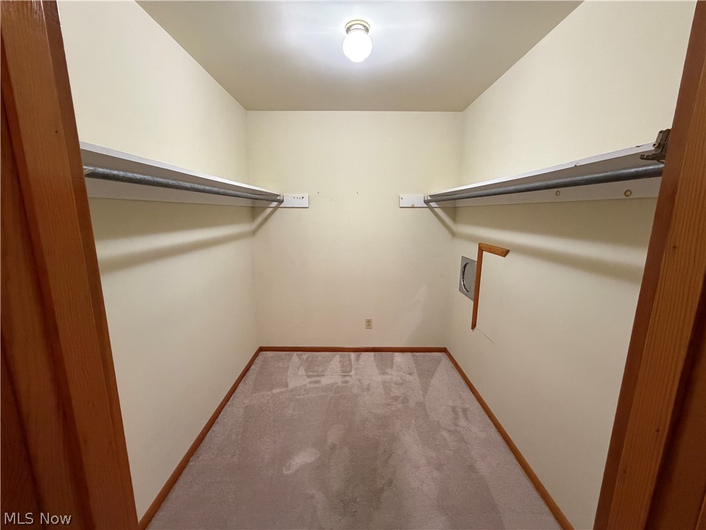 71159 Sharon Road Bridgeport, OH 43912 - Photo 28 of 50 Master Walk-In Closet