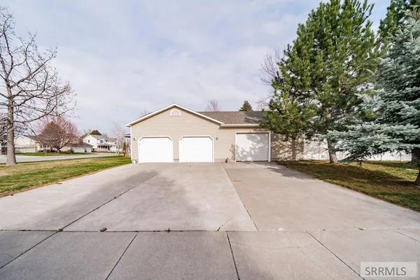 $499,000 | 215 Plantation Lane, Idaho Falls, ID 83404