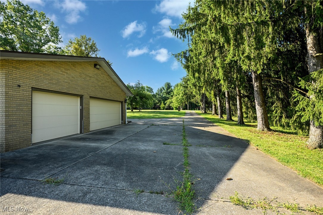 4797 Hawkins Road Richfield, OH 44286 - Photo 6 of 13 3+ car garage