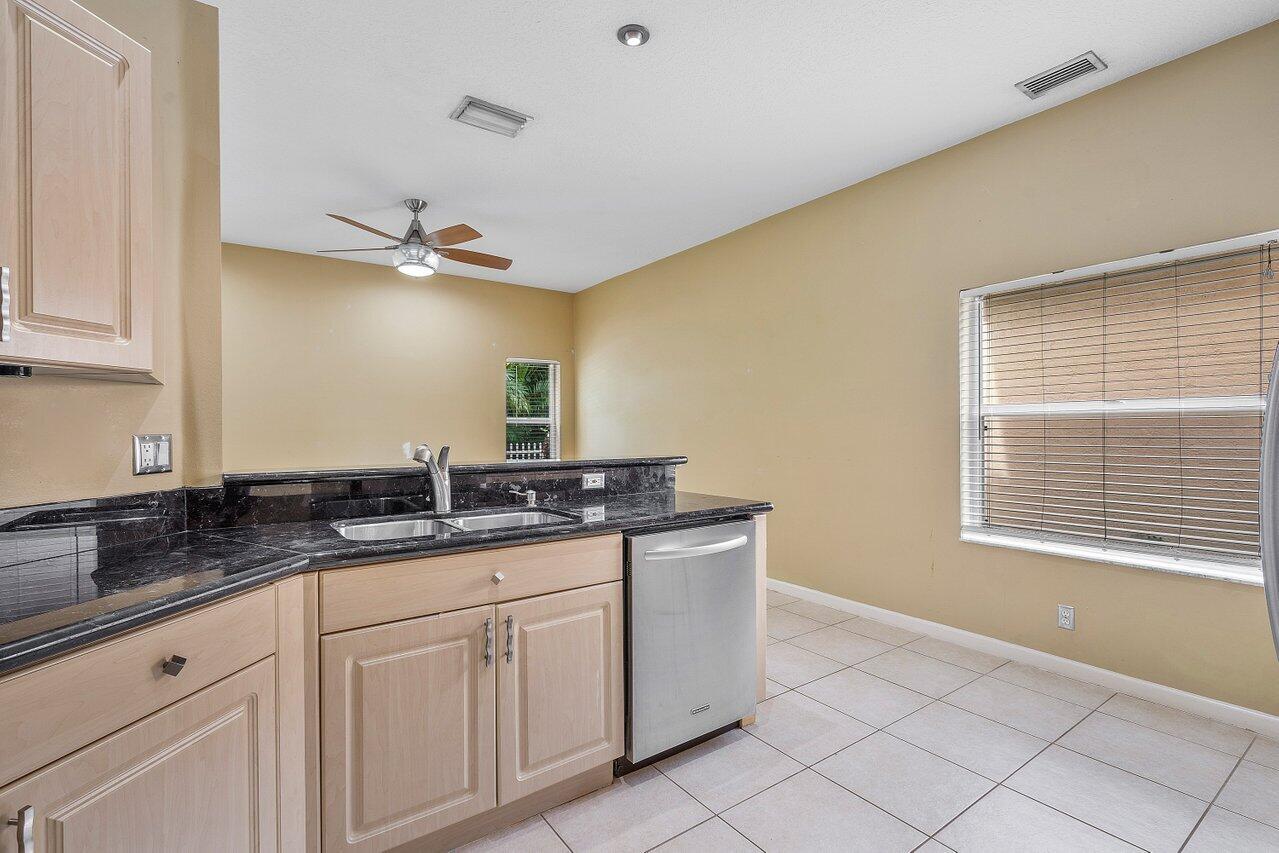 10057 Jockey Road Lake Worth, FL 33449 - Photo 11 of 43 011-10057JockeyRoad-LakeWorth-FL-33449-S