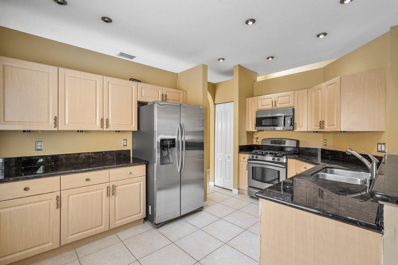 10057 Jockey Road Lake Worth, FL 33449 - Photo 13 of 43 013-10057JockeyRoad-LakeWorth-FL-33449-S