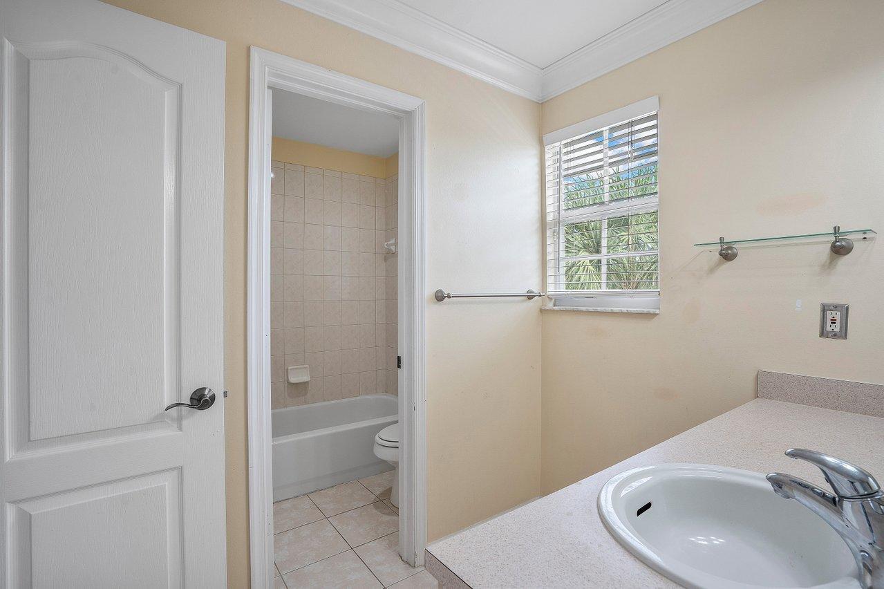 10057 Jockey Road Lake Worth, FL 33449 - Photo 29 of 43 029-10057JockeyRoad-LakeWorth-FL-33449-S