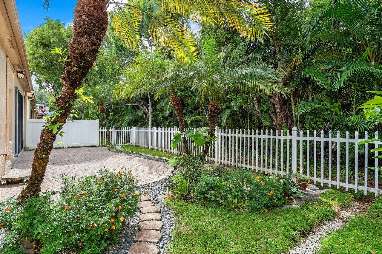 10057 Jockey Road Lake Worth, FL 33449 - Photo 32 of 43 032-10057JockeyRoad-LakeWorth-FL-33449-S