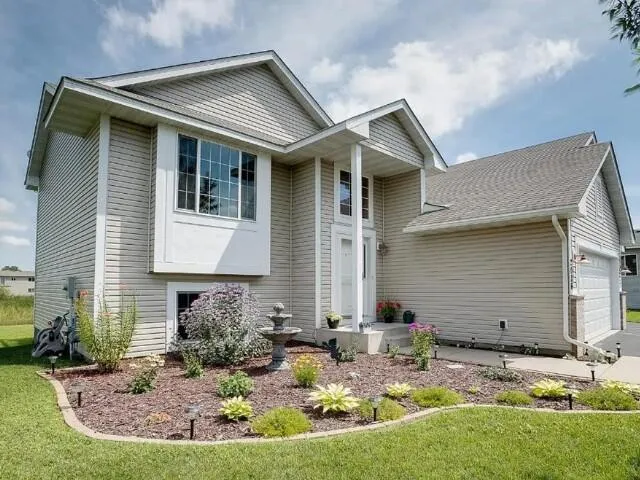 $307,000 | 2006 Independence Street South, Cambridge, MN 55008