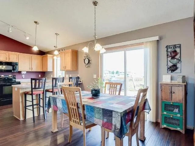 $299,999 | 2006 Independence Street South, Cambridge, MN 55008