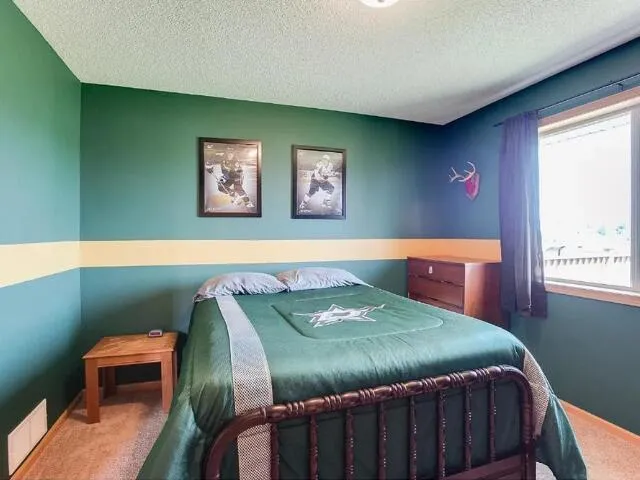 $299,999 | 2006 Independence Street South, Cambridge, MN 55008