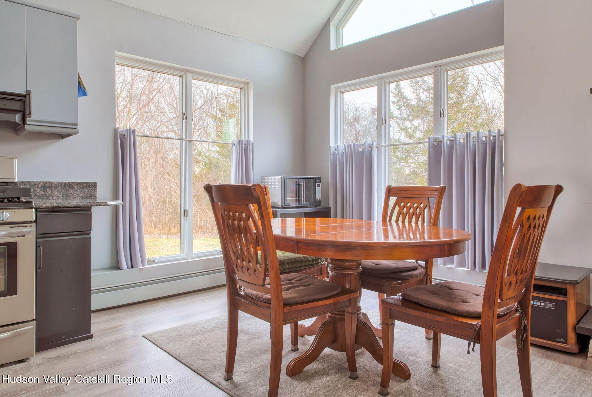 2931 Sleepy Hollow Road Athens, NY 12015 - Photo 14 of 40 16-int-win-7-dining-area