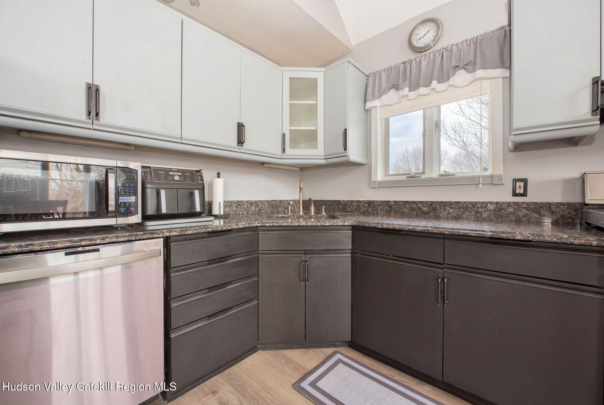 2931 Sleepy Hollow Road Athens, NY 12015 - Photo 15 of 40 17-int-1-kitchen