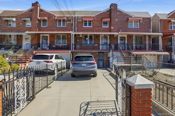 $999,000 | 2530 Bronxwood Avenue | Bronxwood