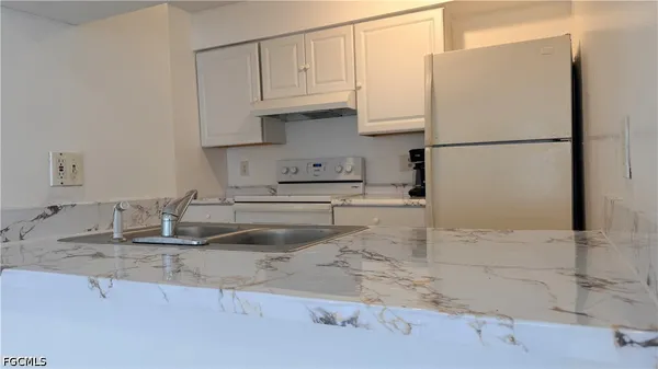 $1,100 | 3407 Winkler Avenue, Unit 309, Fort Myers, FL 33916