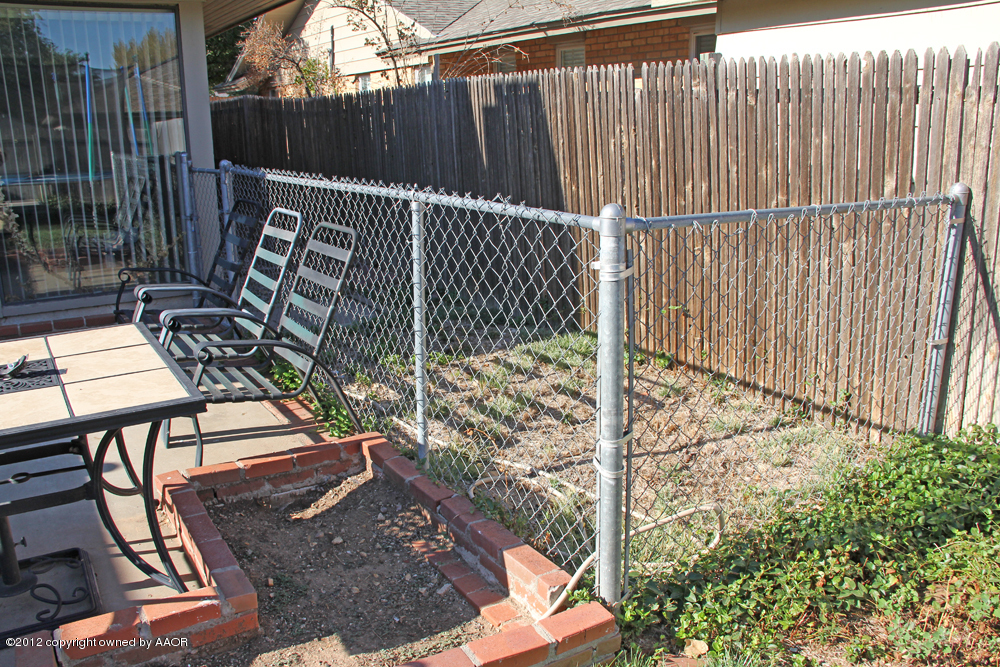 7208 Jameson Road Amarillo, TX 79106 - Photo 38 of 40 a view of stairs