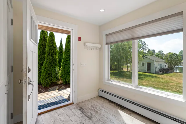$1,299,000 | 21 Sea Street, Boothbay Harbor, ME 04538