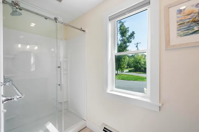 $1,299,000 | 21 Sea Street, Boothbay Harbor, ME 04538