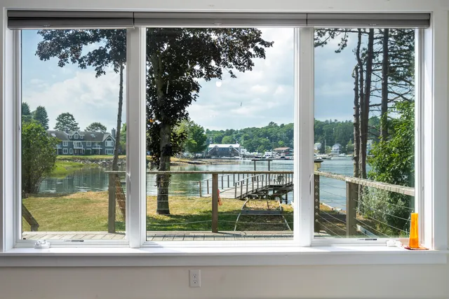 $1,299,000 | 21 Sea Street, Boothbay Harbor, ME 04538
