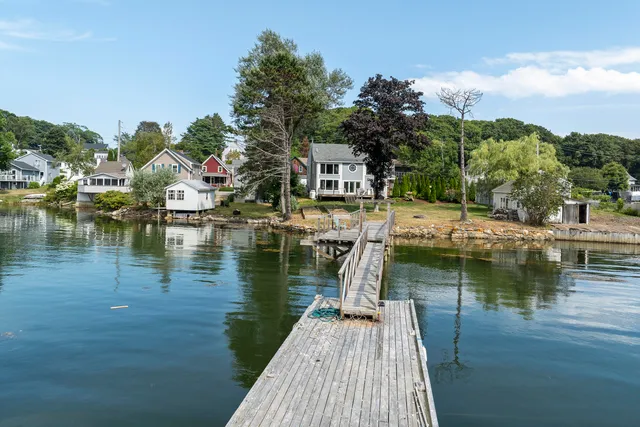 $1,299,000 | 21 Sea Street, Boothbay Harbor, ME 04538