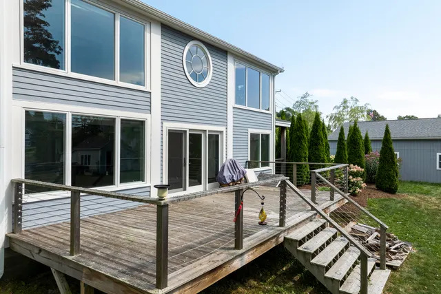 $1,299,000 | 21 Sea Street, Boothbay Harbor, ME 04538
