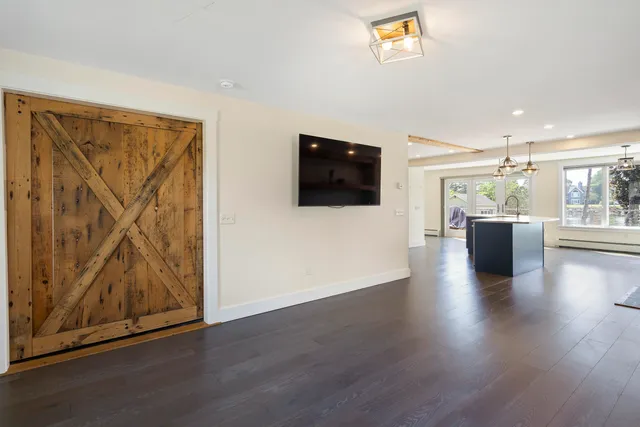 $1,299,000 | 21 Sea Street, Boothbay Harbor, ME 04538