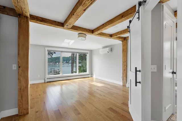 $1,299,000 | 21 Sea Street, Boothbay Harbor, ME 04538