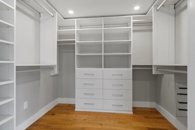 $1,299,000 | 21 Sea Street, Boothbay Harbor, ME 04538