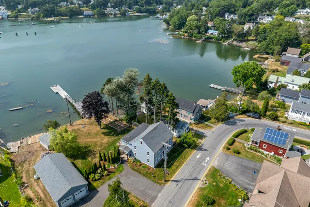 $1,299,000 | 21 Sea Street, Boothbay Harbor, ME 04538
