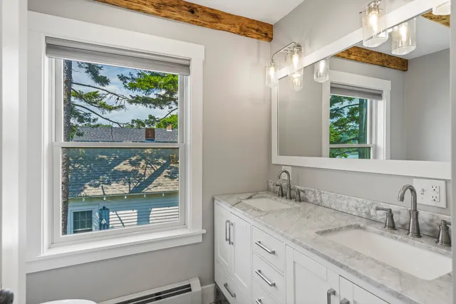 $1,299,000 | 21 Sea Street, Boothbay Harbor, ME 04538