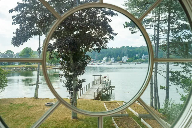 $1,299,000 | 21 Sea Street, Boothbay Harbor, ME 04538