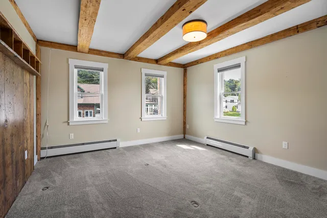 $1,299,000 | 21 Sea Street, Boothbay Harbor, ME 04538