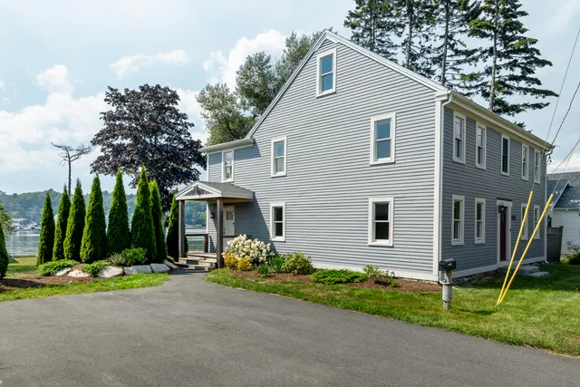 $1,299,000 | 21 Sea Street, Boothbay Harbor, ME 04538