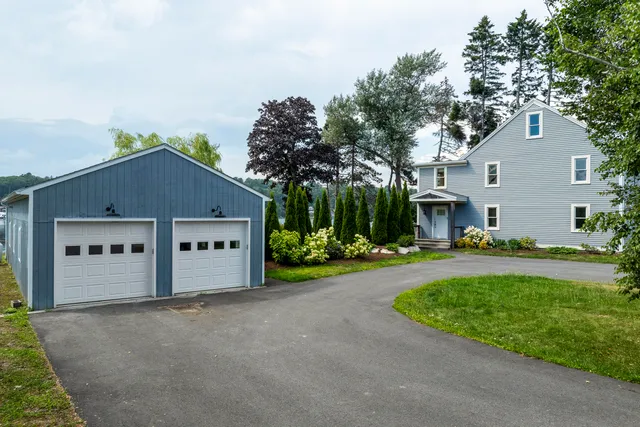 $1,299,000 | 21 Sea Street, Boothbay Harbor, ME 04538