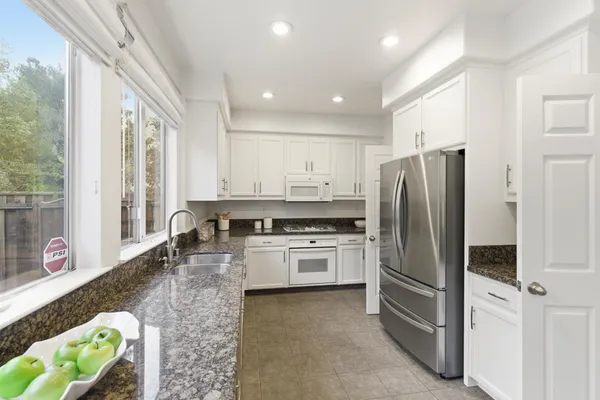 $1,098,000 | 12 Baycrest Way, South San Francisco, CA 94080