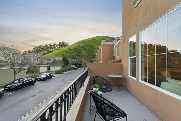 $1,098,000 | 12 Baycrest Way, South San Francisco, CA 94080